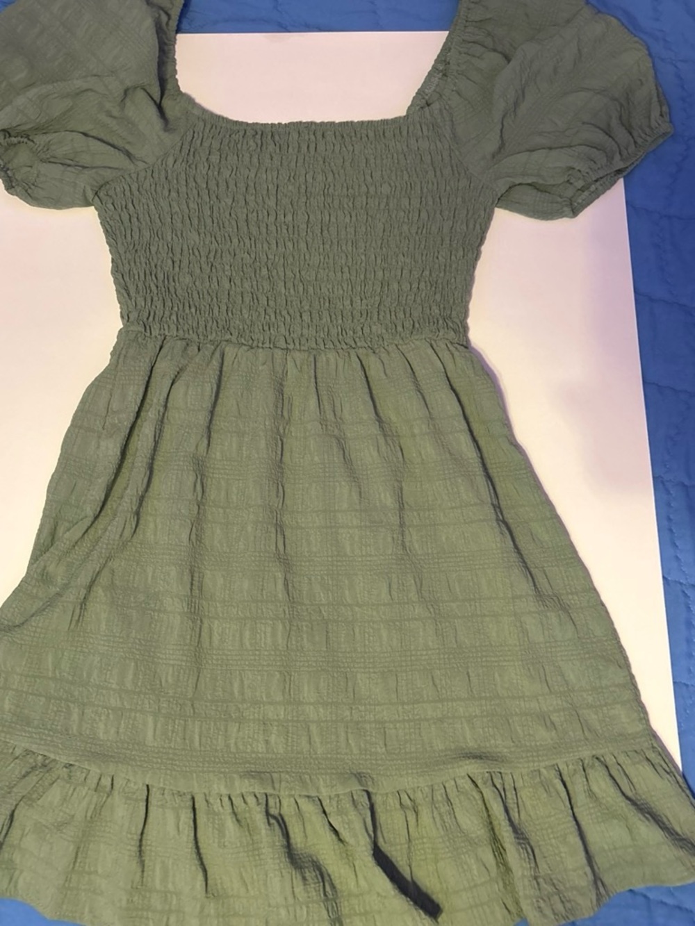 green dress
